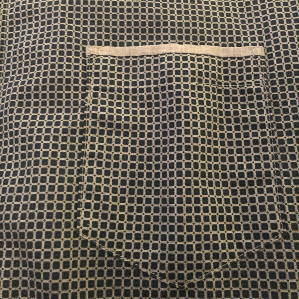 Hugo Boss Regular Fit pattern button down size XL - Picture 3 of 6
